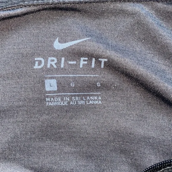 Nike Dri-Fit Pull Over - Picture 2 of 3